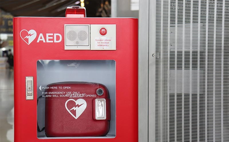 Sudden cardiac arrest and heart attack: How to perform CPR and use an AED