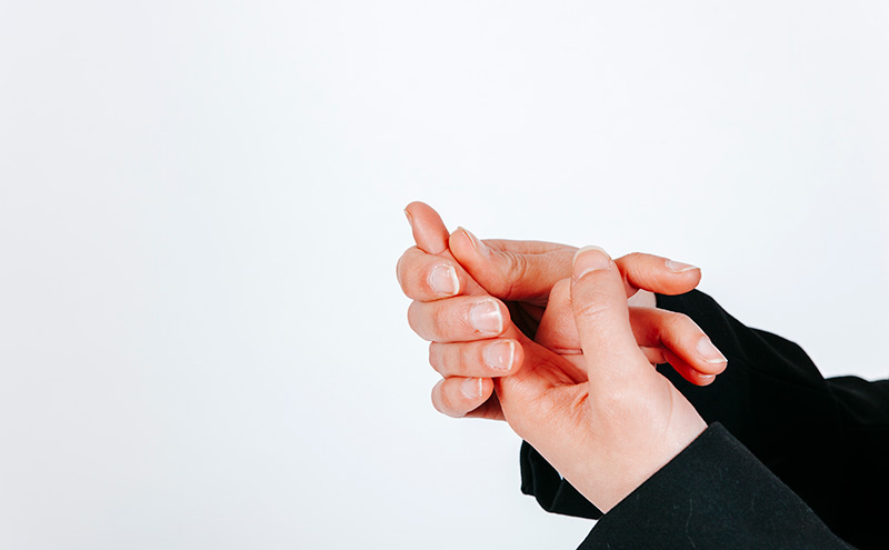 Why You Should See A Doctor for Your Jammed Finger- Boutonniere Deformity -  Oh My Arthritis